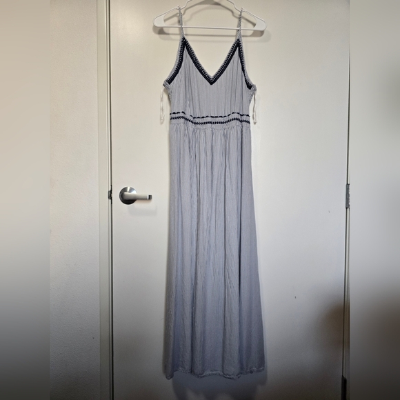 Japna Silver Pleated Maxi Dress V-Neck - Picture 1 of 12